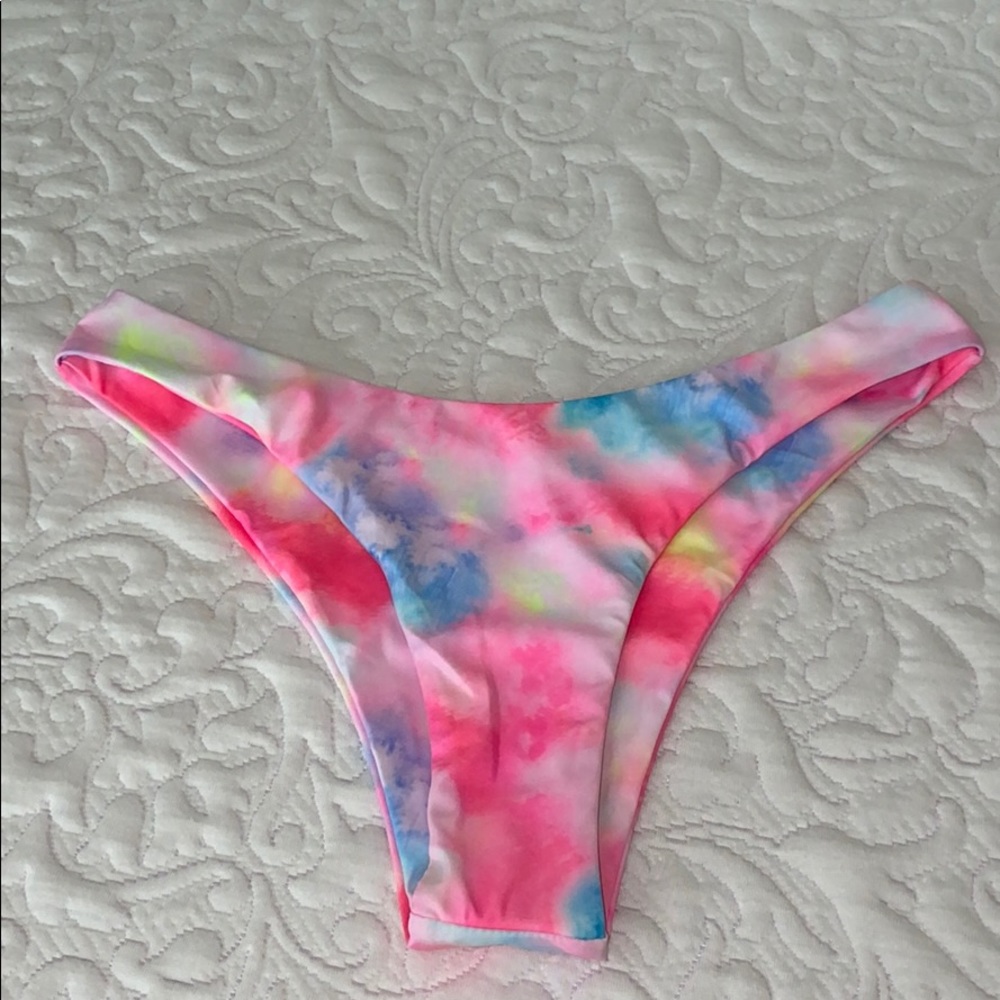 BRAND NEW TIE DYE BIKINI BOTTOMS